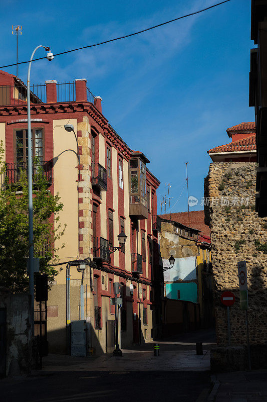 Camino de Santiago -全面León。呈献礼